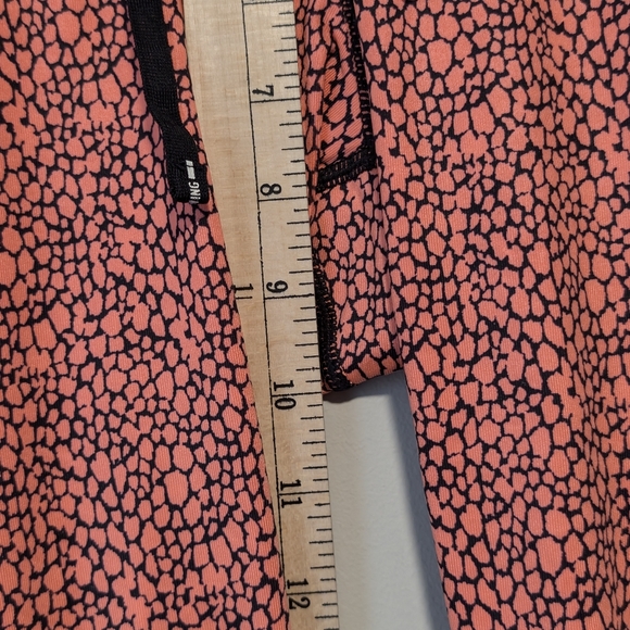 Nike Capri Leggings Dri Fit Womens Pink Printed Relay Size Small NWOT Fast Ship - Picture 9 of 16